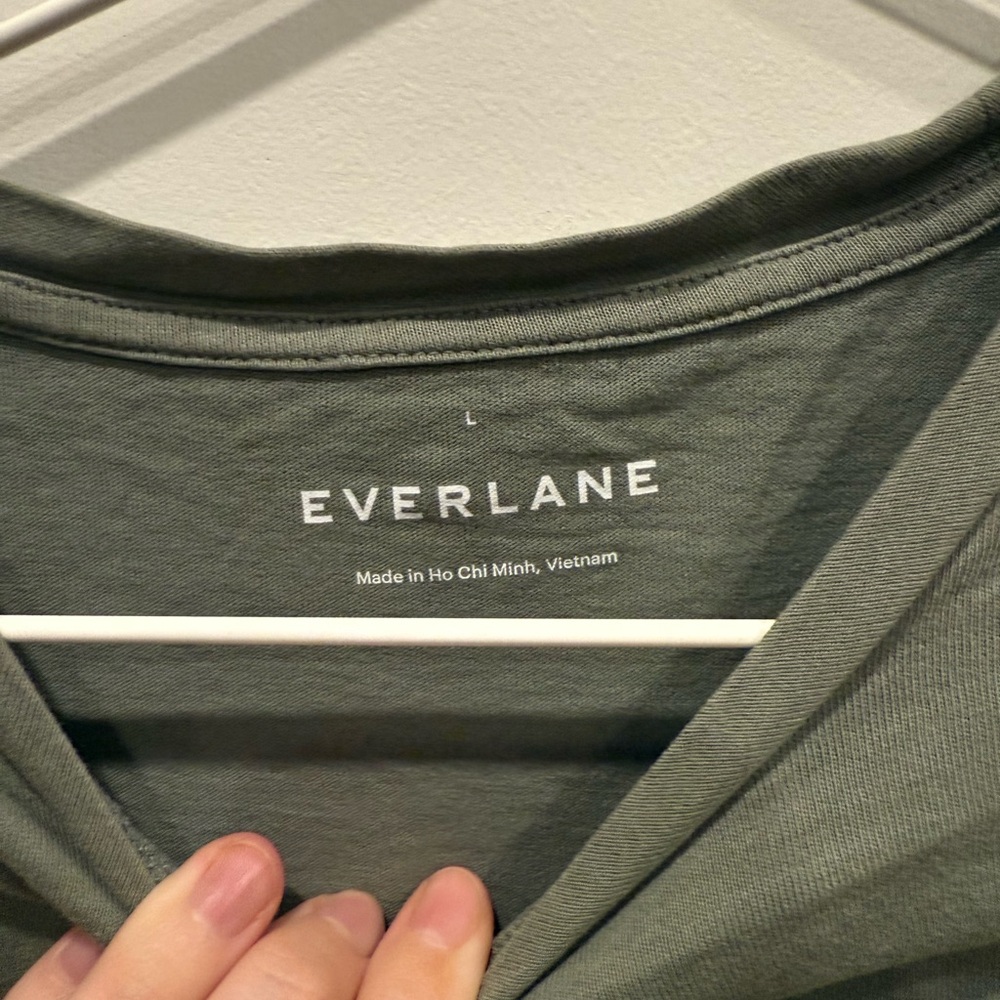Everlane Tee - Large